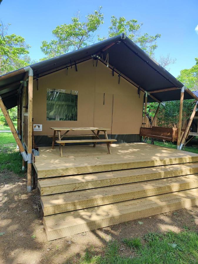 Camping Le Mouliat Hotel Moncrabeau Eksteriør billede