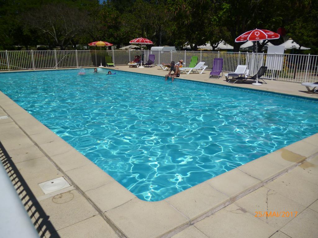Camping Le Mouliat Hotel Moncrabeau Eksteriør billede