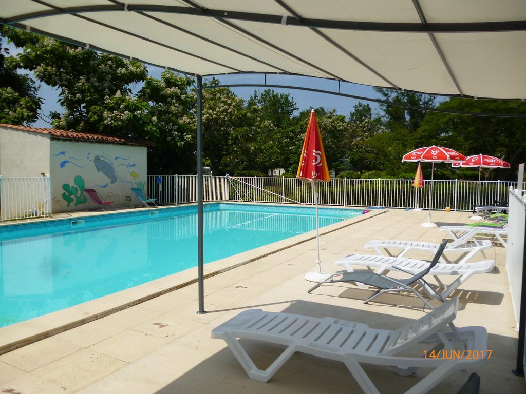 Camping Le Mouliat Hotel Moncrabeau Eksteriør billede