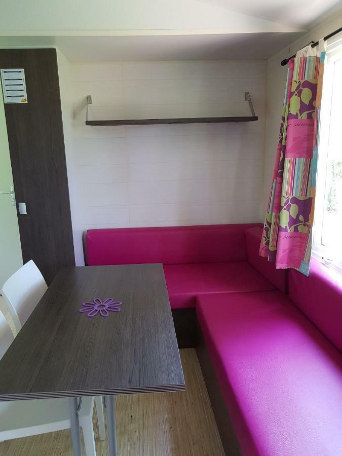 Camping Le Mouliat Hotel Moncrabeau Eksteriør billede